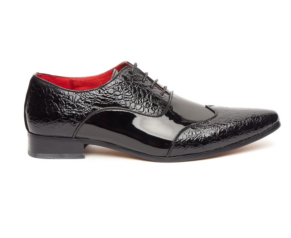 ITALIAN LACE UP POINTED BROGUES black